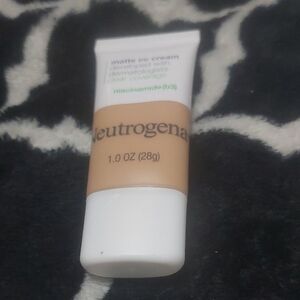 Neutrogena Matte‎ CC Cream - warm Peach